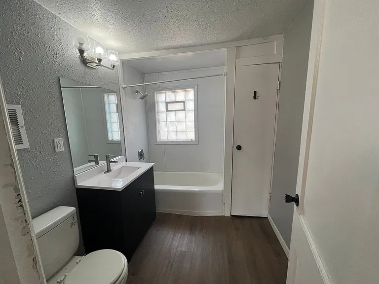 714 Chicago Ave #714 — Photo 9