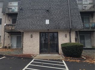 1560 Douglas Ave APT F74, North Providence, RI 02904