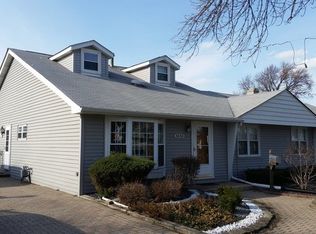 8838 S Kolin Ave, Hometown, IL 60456