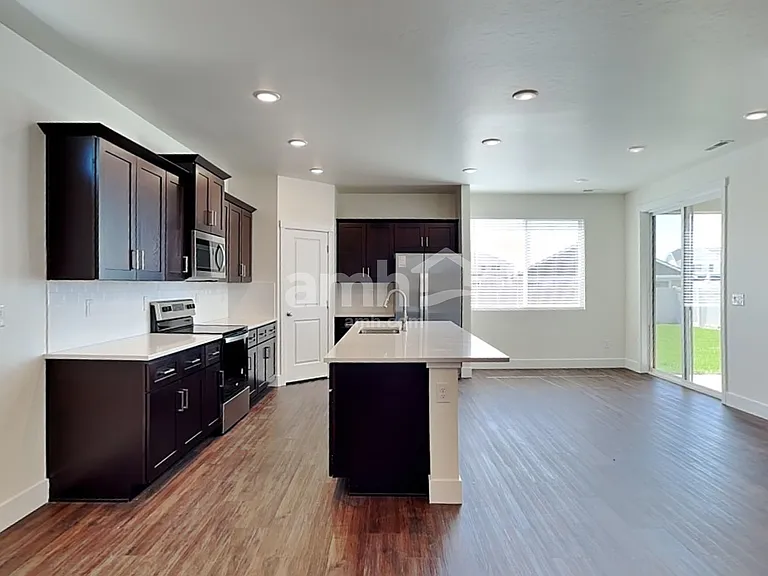 9309 W Wabash St — Photo 4