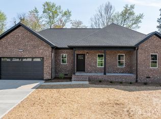 906 4th St NE, Conover, NC 28613