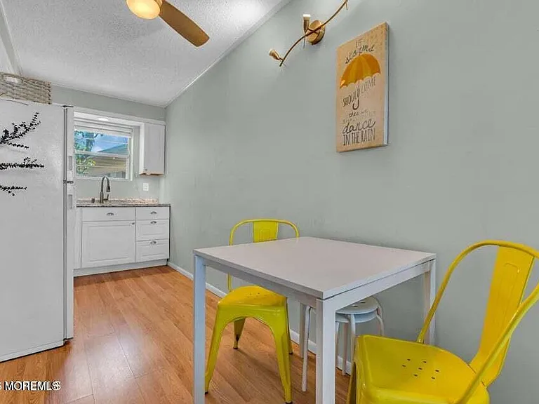 455 Ocean Blvd #10 — Photo 4