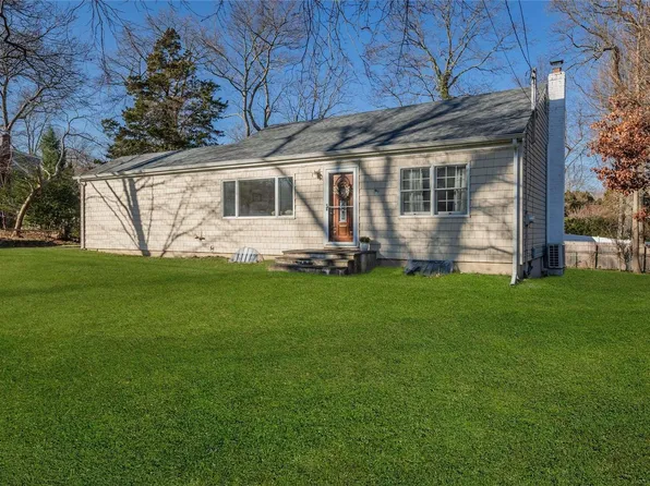 11 Honey Lane, Miller Place, NY 11764