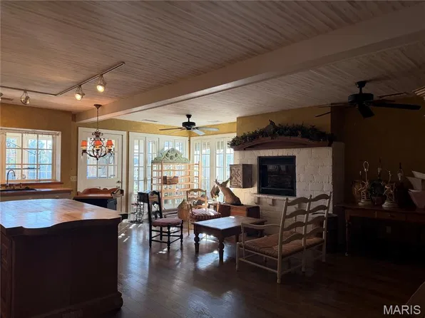 8 Holly Hock Aly, Hermann, MO 65041