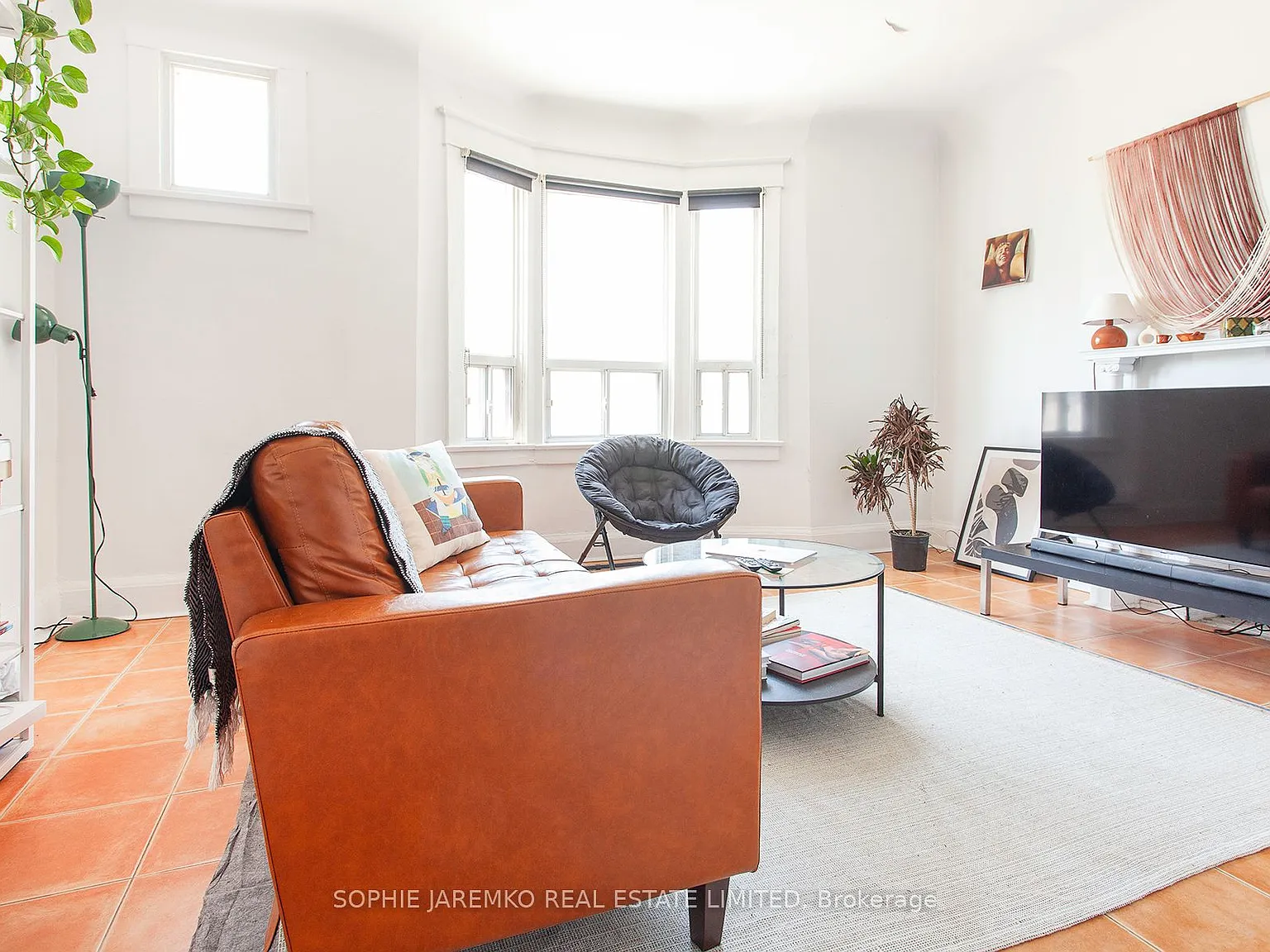 3 bed, $3,390 — Photo 4