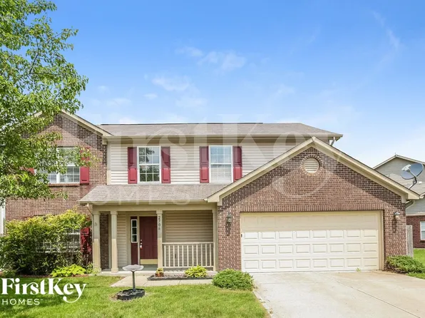 2706 Bluestone Dr, Greenfield, IN 46140