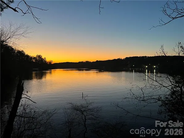 5768 Lake Pointe Dr #15, Granite Falls, NC 28630