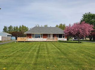 1463 Lake Shore Rd, Chazy, NY 12921