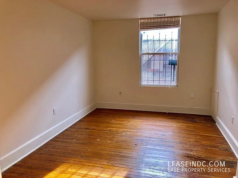 1708 3rd St NW #1 — Photo 8