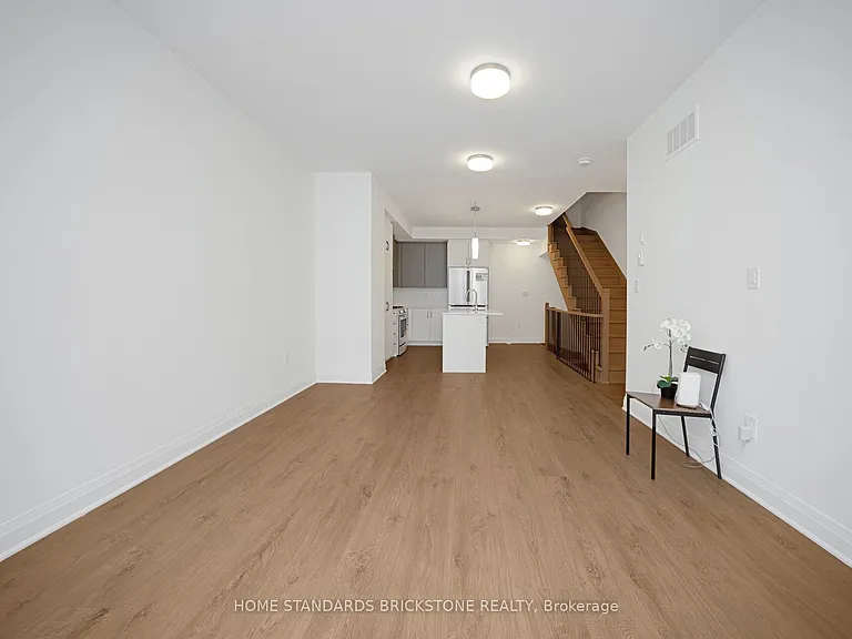 22 Chesley St — Photo 10