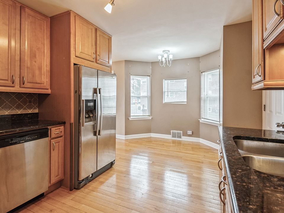 2nd image of 2900 Lincoln St
