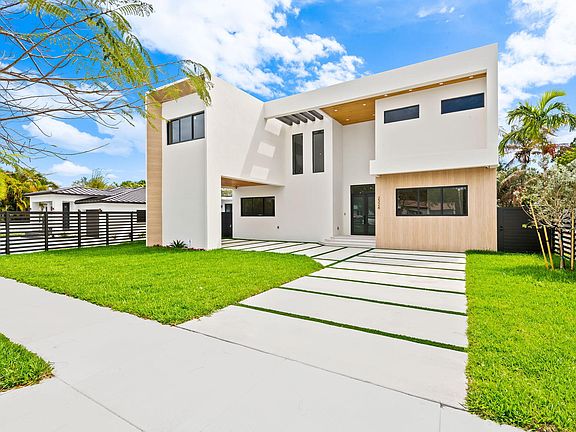 2nd image of 2324 SW 26th Street