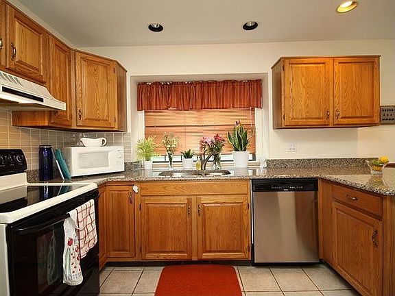 4th image of 342 Arquilla Ct