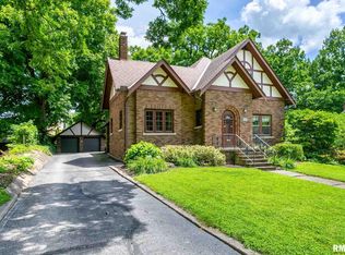2012 11th Street Pl, East Moline, IL 61244