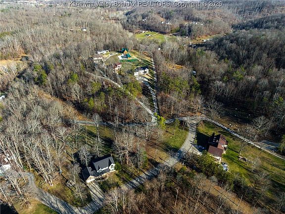 5th image of 36 Colonial Dr