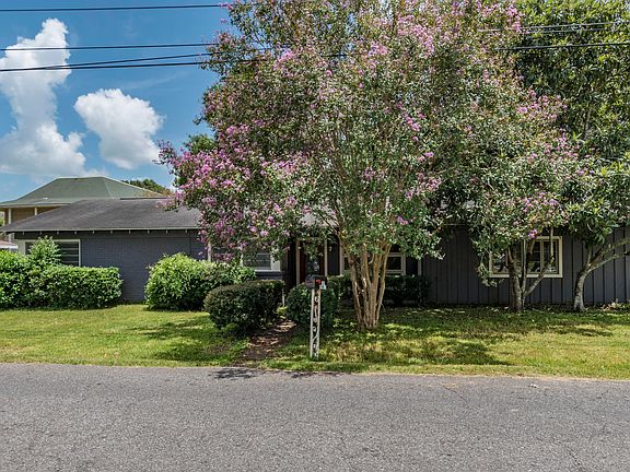 4th image of 100 Redwood Dr