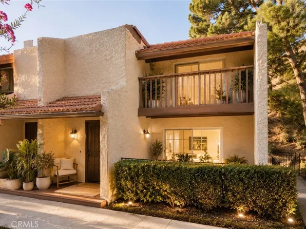 9555 Via Venezia, Burbank, CA 91504