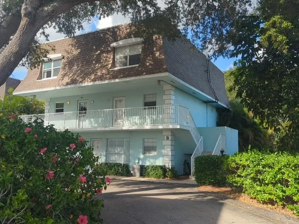 1901 Indian River Boulevard #201, Vero Beach, FL 32960