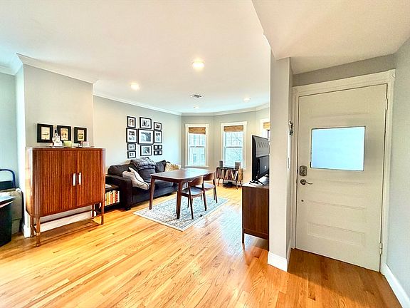 5th image of 37 Moseley St #3
