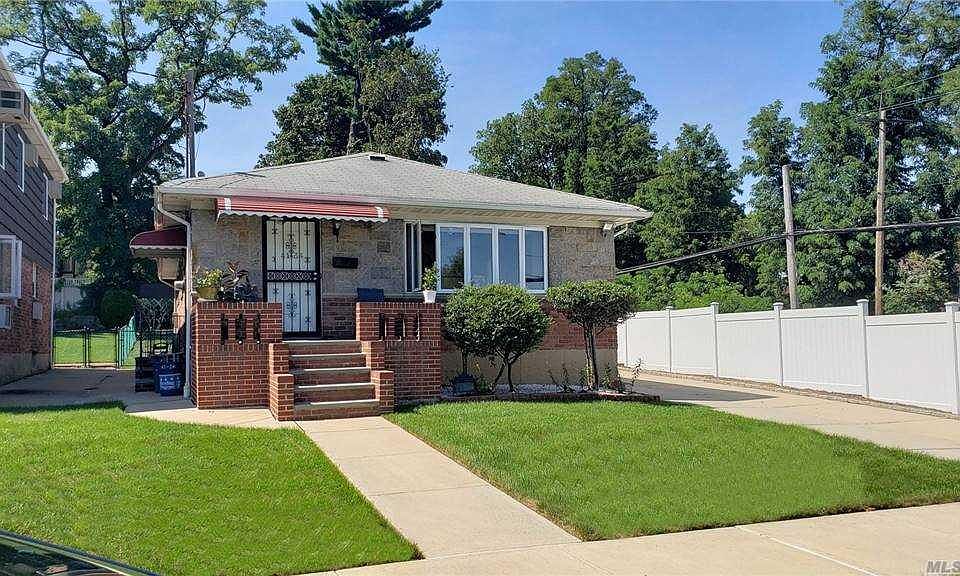 1st image of 4134 222nd St
