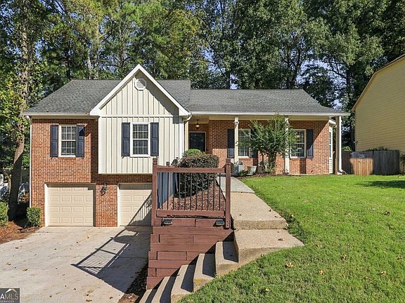 3rd image of 4860 Hampton Square Dr