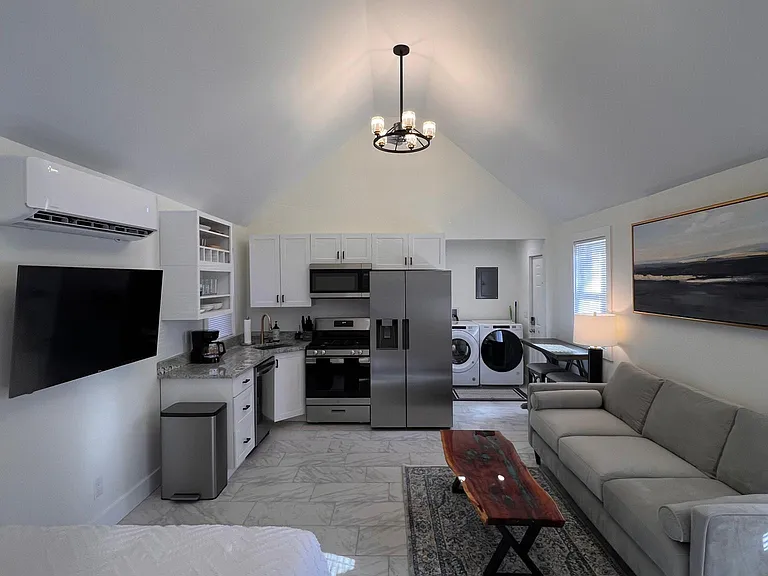 6148 Winthrop Ave #5 — Photo 1