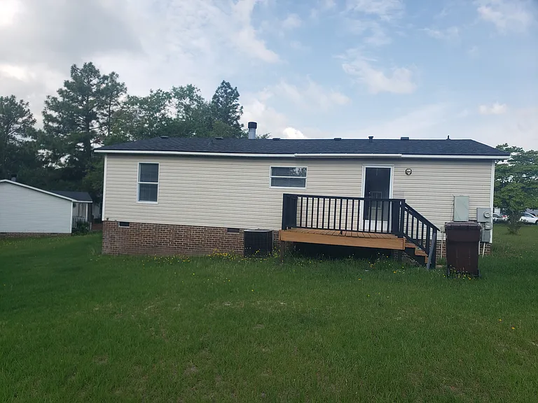 478 Washington Ln — Photo 2