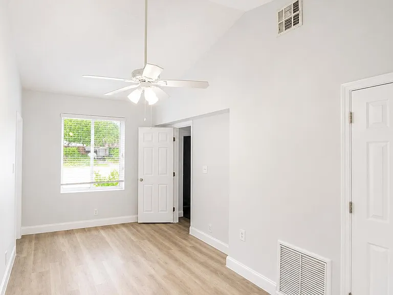 1512 SW 24th St — Photo 20