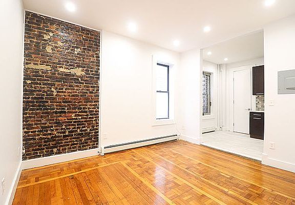 3rd image of 1045 Morris Ave APT 1F