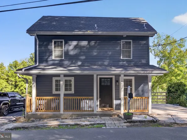 122 Creekside Dr, Enola, PA 17025