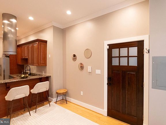 3rd image of 1126 Columbia Rd NW APT 2