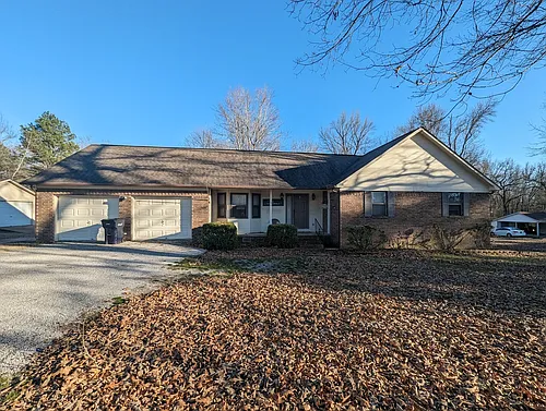 180 Pool Dr Photo 1