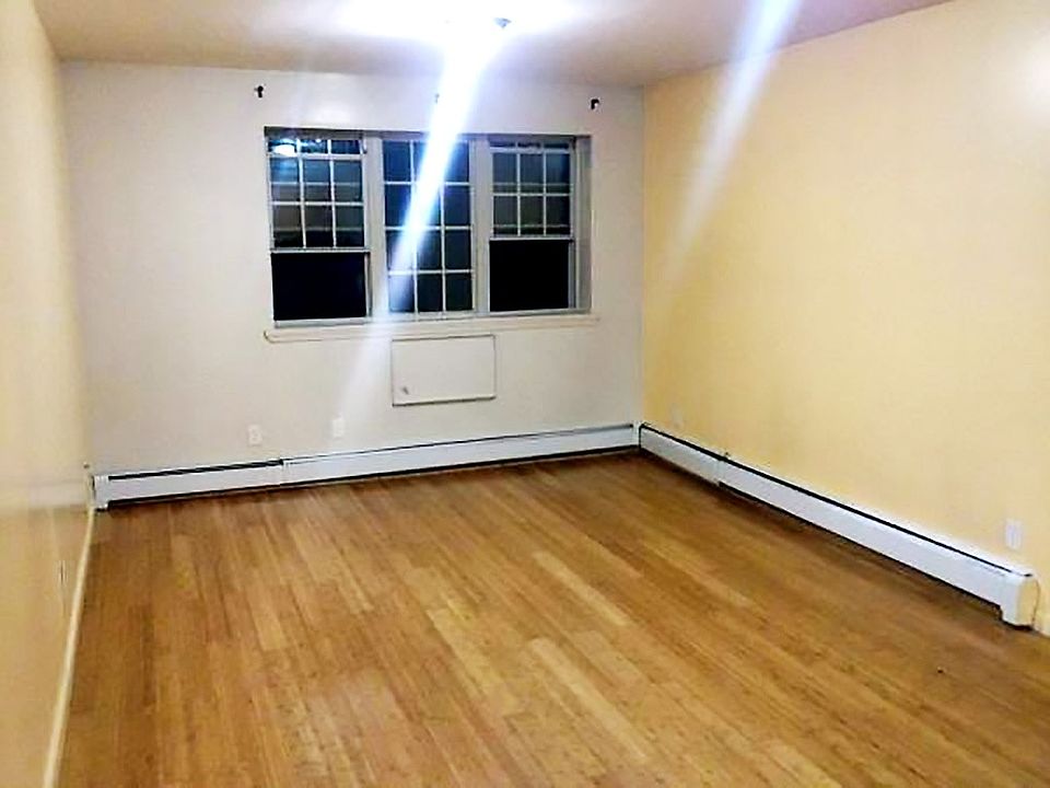 1st image of 274 Wilson Ave #1