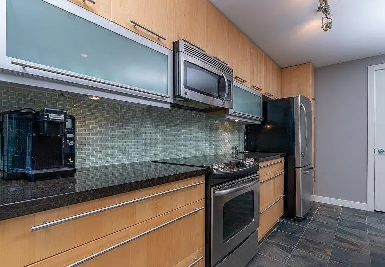 215 13th Ave SW #1305 — Photo 8