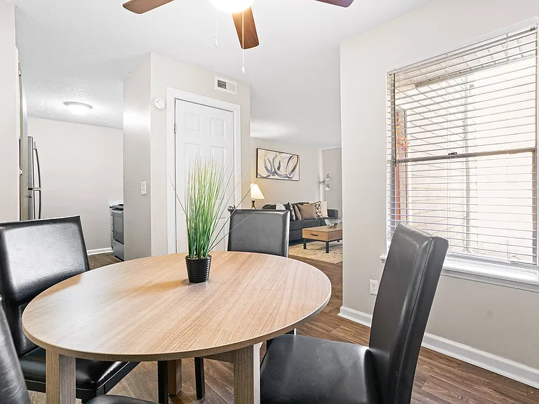 Diamond Trail Apartments — Photo 5