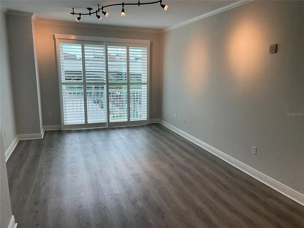 2 bed, 2.0 bath, 1184 sqft, $3,200 — Photo 4