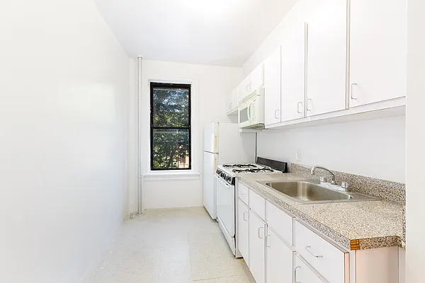 Rented by MNS | media 8