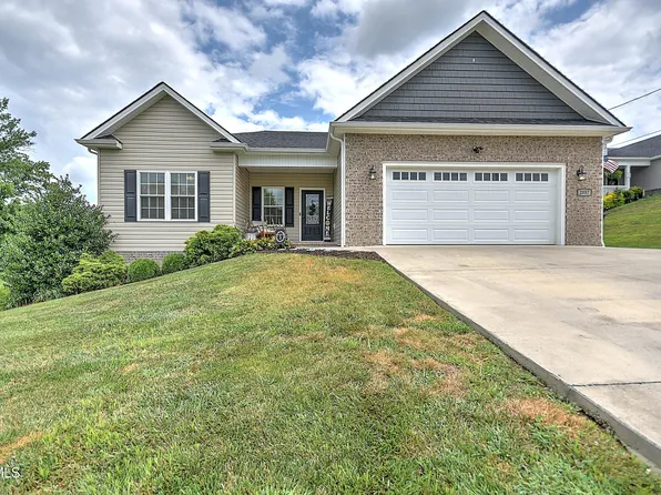 2057 Poplar Ridge Ct, Piney Flats, TN 37686