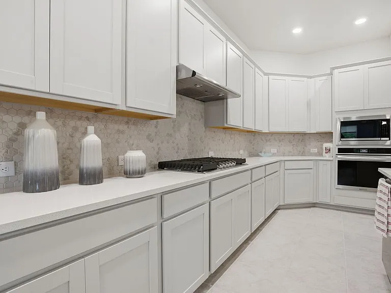 24710 Faraday — Photo 29
