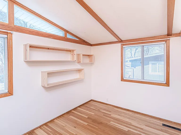 407 Bourn Ave — Photo 10