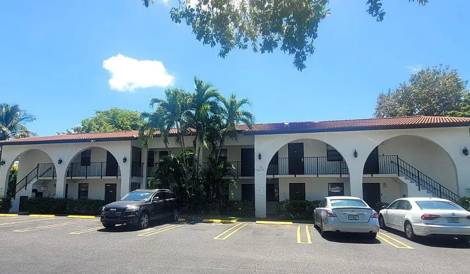 Building Photo 4