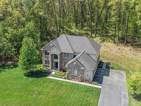 3rd image of 9348 Oakmont Dr