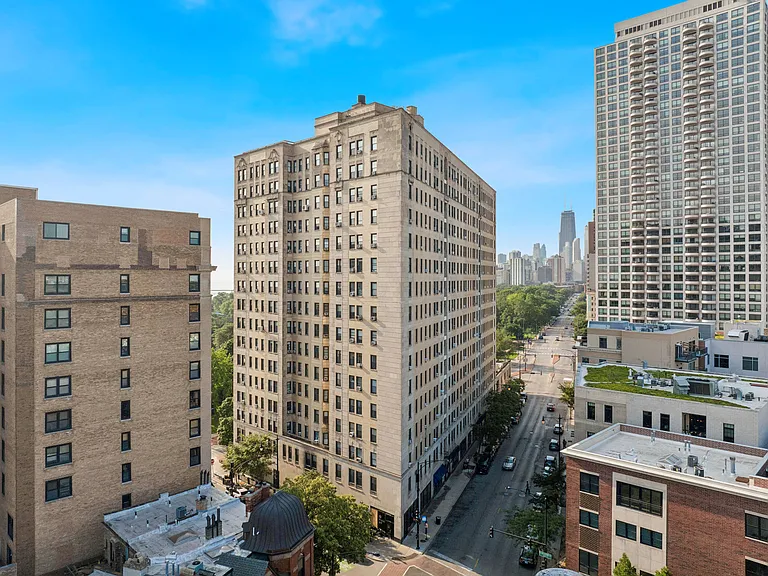 2000 N Lincoln Park West Pkwy #1310 — Photo 24