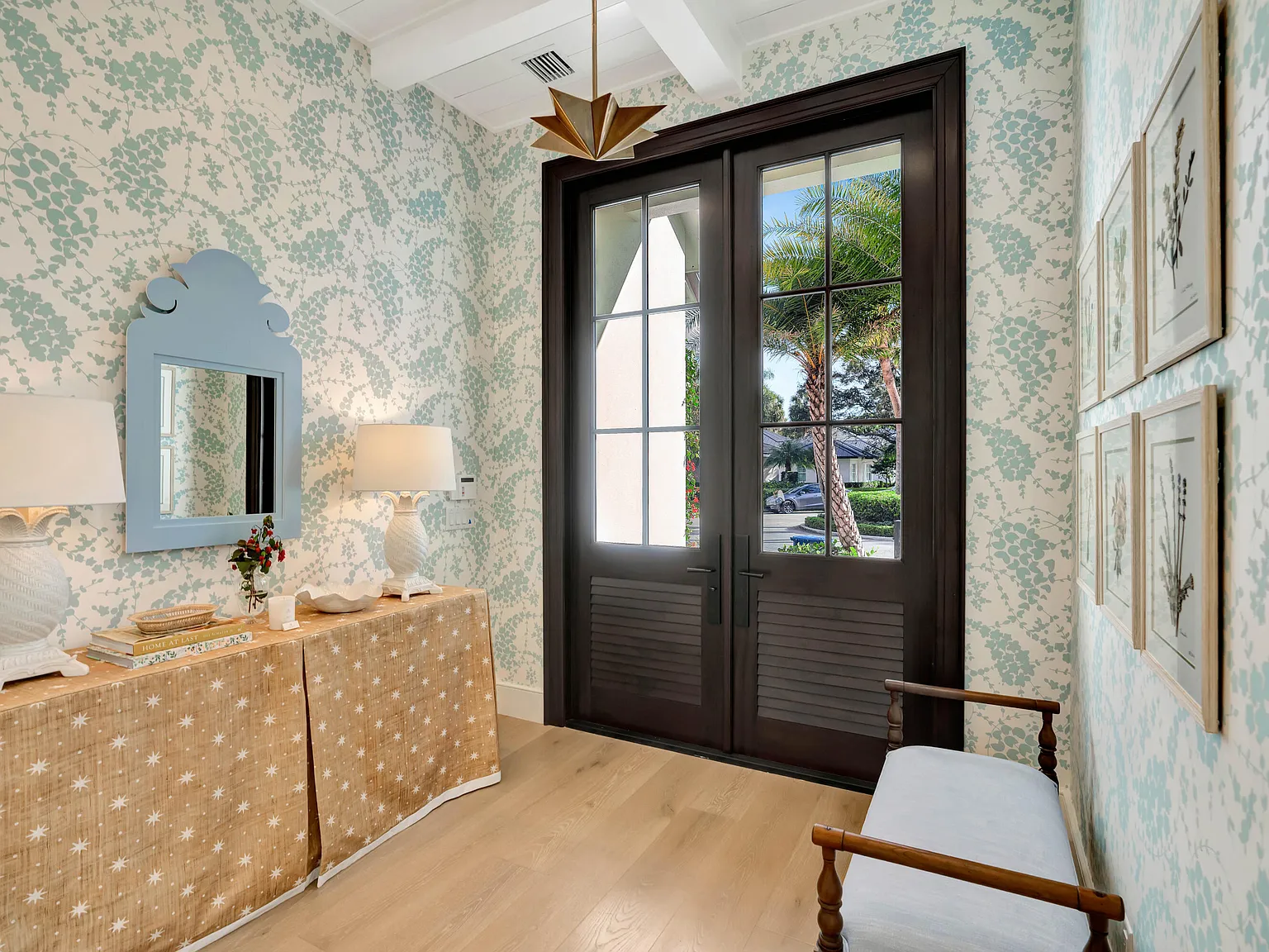4 bed, 4.5 bath, 3800 sqft, $40,000 — Photo 3