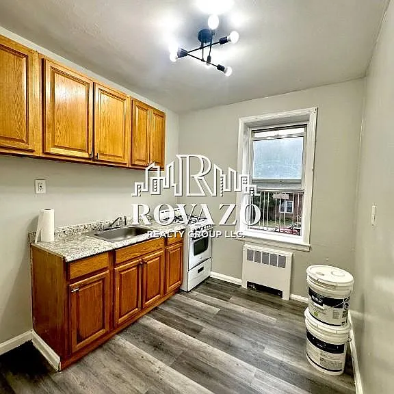 128-129 Chancellor Ave #B05 — Photo 1