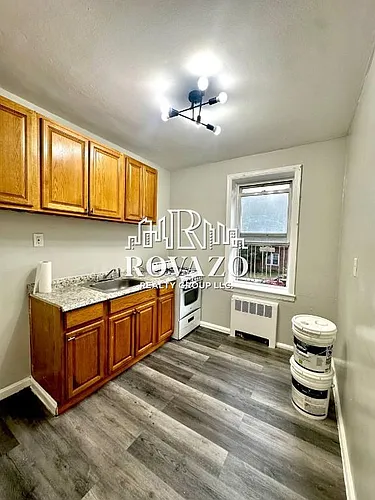 128-129 Chancellor Ave #B05 Photo 1