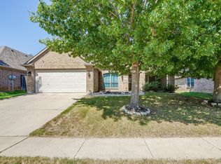 916 Monticello Dr, Burleson, TX 76028
