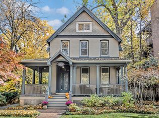 2039 Orrington Ave, Evanston, IL 60201