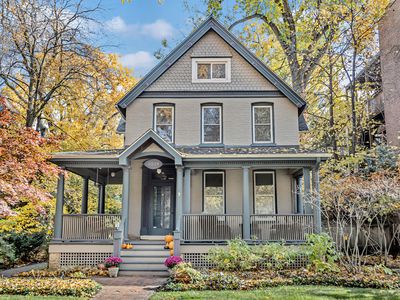 2039 Orrington Ave, Evanston, IL, 60201