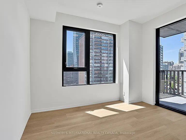 109 Erskine Ave #1110 — Photo 37